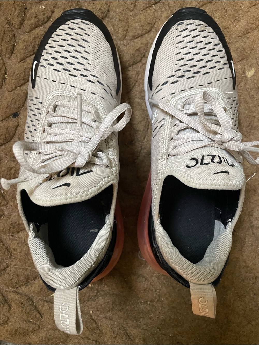 Nike Air Max 270 Sneakers in Light Bone Hot Punch - Picture 3 of 9